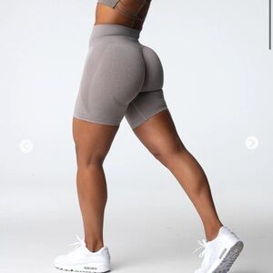 NVGTN taupe seamless contour scrunch workout shorts